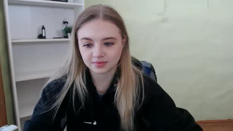 juliacrazy_ online show from February 19, 6:22 am