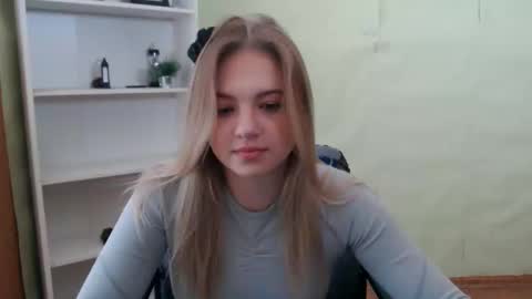 juliacrazy_ online show from March 5, 6:12 am