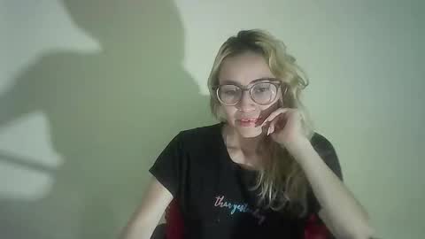 JuliaMack online show from January 2, 8:35 pm