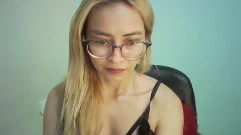 JuliaMack online show from January 1, 1:26 am