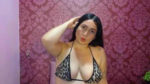 Snapshot of juliana_boobx chatting on October 18, 4:53 pm Juli online show from October 18, 4:53 pm