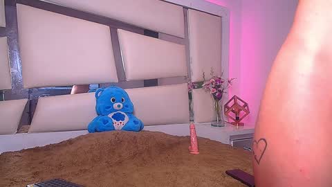 juliana_js_ online show from December 21, 8:54 pm