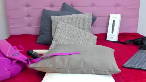 Juliana online show from October 30, 6:09 pm