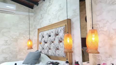 juliana_mendez25 online show from September 10, 7:47 pm