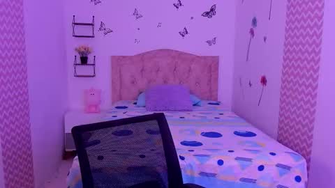 juliana online show from September 22, 12:58 pm