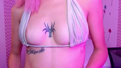 juliana online show from October 31, 4:00 pm