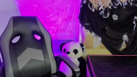 Snapshot of julianacarter chatting on October 17, 8:34 pm JulianaCarter online show from October 17, 8:34 pm