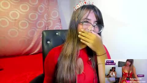 Snapshot of julianasalazar chatting on October 12, 2:03 am camila online show from October 12, 2:03 am