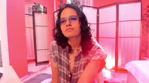 julianne_7 online show from February 19, 9:24 pm