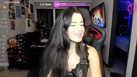 Snapshot of julidavila chatting on February 22, 2:06 am Jeimy Help me to reach 100 thumbs up online show from February 22, 2:06 am