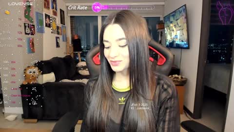 Snapshot of julidavila chatting on February 4, 1:12 am Jeimy Help me to reach 100 thumbs up online show from February 4, 1:12 am