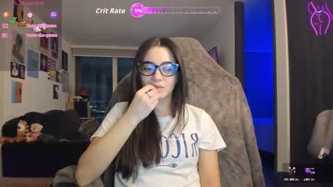 Snapshot of julidavila chatting on September 10, 2:11 am Jeimy Help me to reach 100 thumbs up online show from September 10, 2:11 am