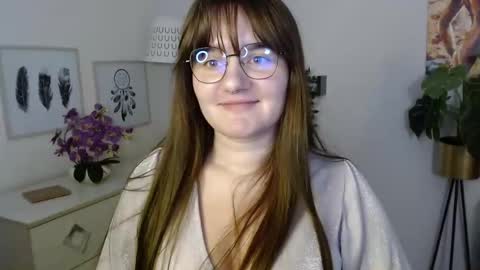 Julie online show from October 9, 5:06 pm