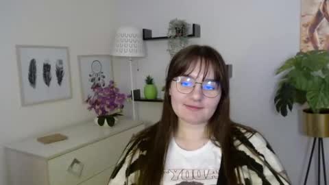 Julie online show from November 20, 5:14 pm