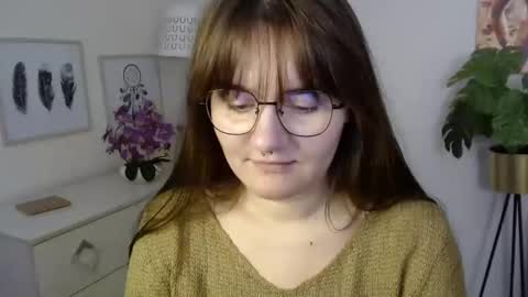 Julie online show from November 10, 2:56 pm