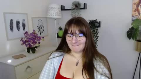 Julie online show from October 13, 12:30 pm