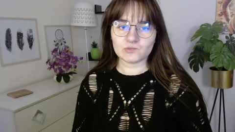 Julie online show from October 27, 3:18 pm