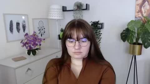 Julie online show from October 16, 1:47 pm