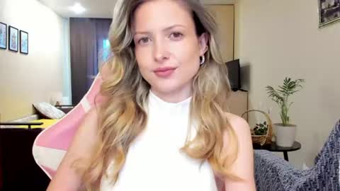 Julie online show from June 23, 1:20 pm
