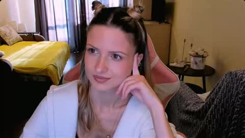 Julie online show from February 20, 6:19 am