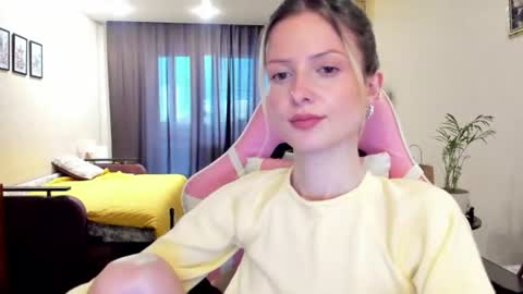 Julie online show from June 12, 3:31 pm