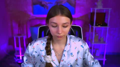 juliedaniel online show from September 22, 8:13 am