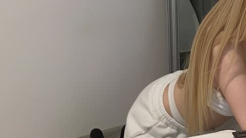 Julia online show from February 6, 12:00 am