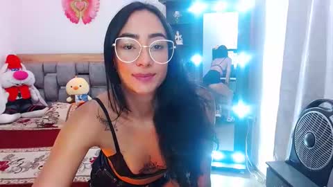 Snapshot of julieta_art1 chatting on March 2, 4:58 pm julieta art1 online show from March 2, 4:58 pm