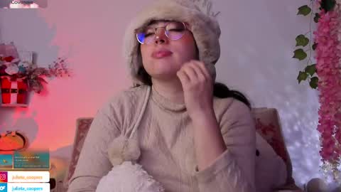 Snapshot of julieta_cooper20 chatting on February 11, 4:01 am Juli online show from February 11, 4:01 am