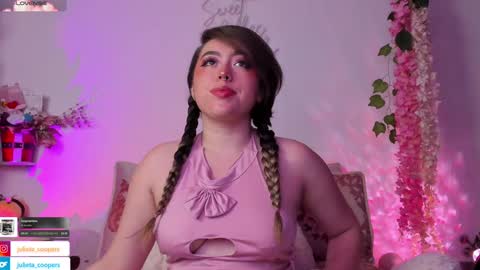 Snapshot of julieta_cooper20 chatting on February 2, 4:05 am Juli online show from February 2, 4:05 am
