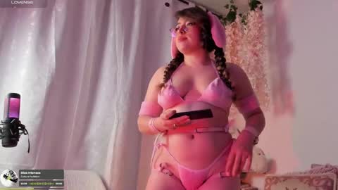 Snapshot of julieta_cooper20 chatting on March 8, 3:48 am Juli online show from March 8, 3:48 am