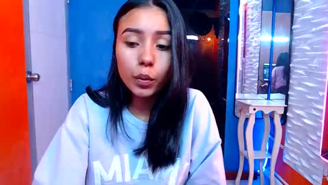 julieta_fn online show from October 8, 2:10 pm