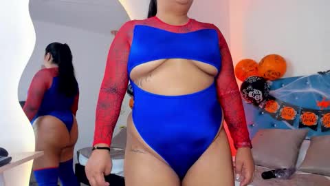 Snapshot of julieta_miller01 chatting on October 29, 11:58 am Julieta Mille online show from October 29, 11:58 am