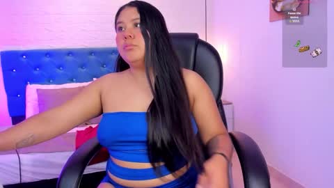 Snapshot of julieta_miller01 chatting on October 9, 11:25 am Julieta Mille online show from October 9, 11:25 am