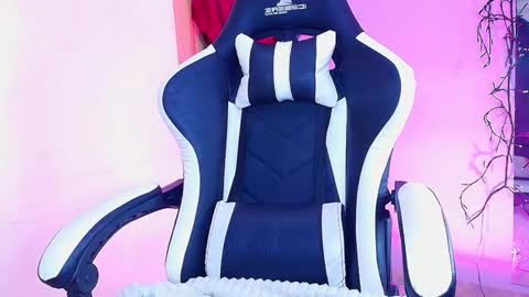 juli online show from October 3, 12:38 am