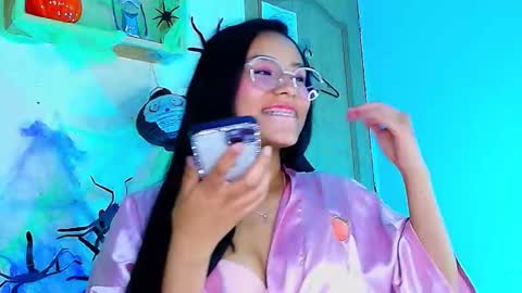 juli online show from October 9, 1:54 am