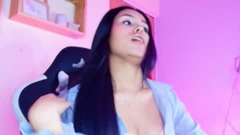 juli online show from October 4, 1:00 am