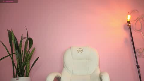 Snapshot of julietaa_miller chatting on September 28, 3:17 pm Julieta  online show from September 28, 3:17 pm