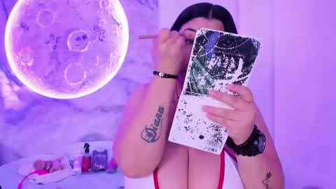 julietakane online show from February 5, 6:05 am