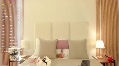 Juliana online show from November 4, 7:52 pm