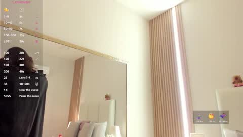 Juliana online show from November 1, 7:40 pm