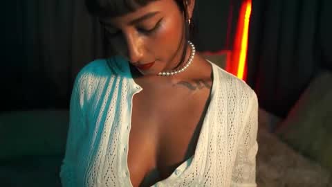 julietawinona online show from March 10, 9:41 pm