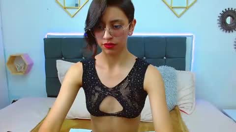 julieth_garcia_1 online show from February 24, 8:03 pm