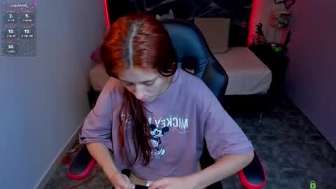 Julieth  online show from October 28, 4:24 pm