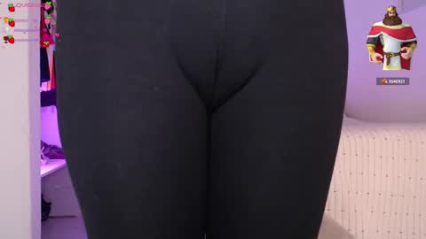 Snapshot of julieth_spencer1 chatting on October 1, 3:06 pm Julieta online show from October 1, 3:06 pm