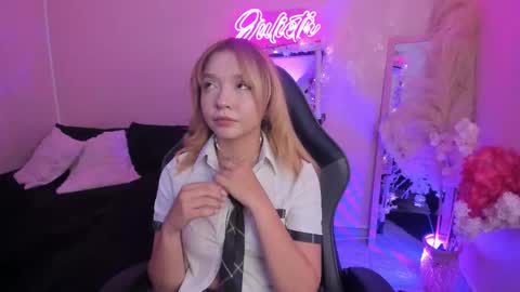 Julieth online show from February 9, 8:22 pm