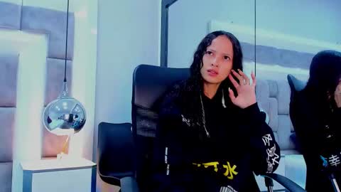 Snapshot of juliettableer chatting on September 28, 12:21 pm Hi guys It is a pleasure to have you here I am Julieta online show from September 28, 12:21 pm