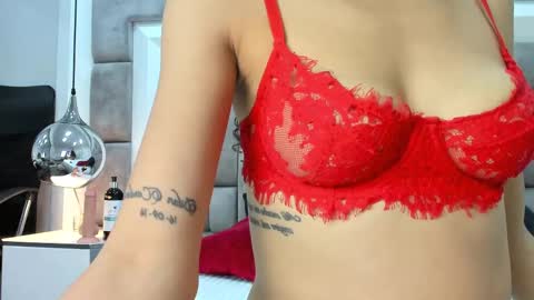 Snapshot of juliettableer chatting on October 16, 12:30 pm Hi guys It is a pleasure to have you here I am Julieta online show from October 16, 12:30 pm