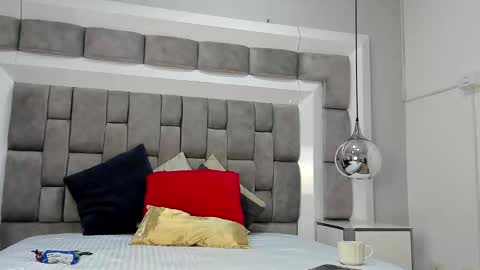 Snapshot of juliettableer chatting on November 1, 12:20 pm Hi guys It is a pleasure to have you here I am Julieta online show from November 1, 12:20 pm