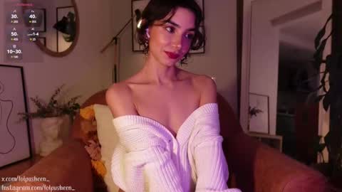 Snapshot of juliette_dee chatting on February 10, 10:19 pm Juliette Dee online show from February 10, 10:19 pm